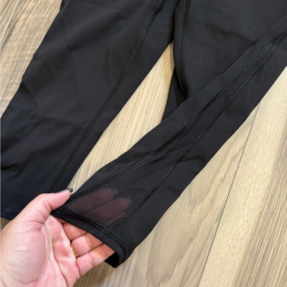 Lululemon 17” Train Times Crop - Picture 6 of 9